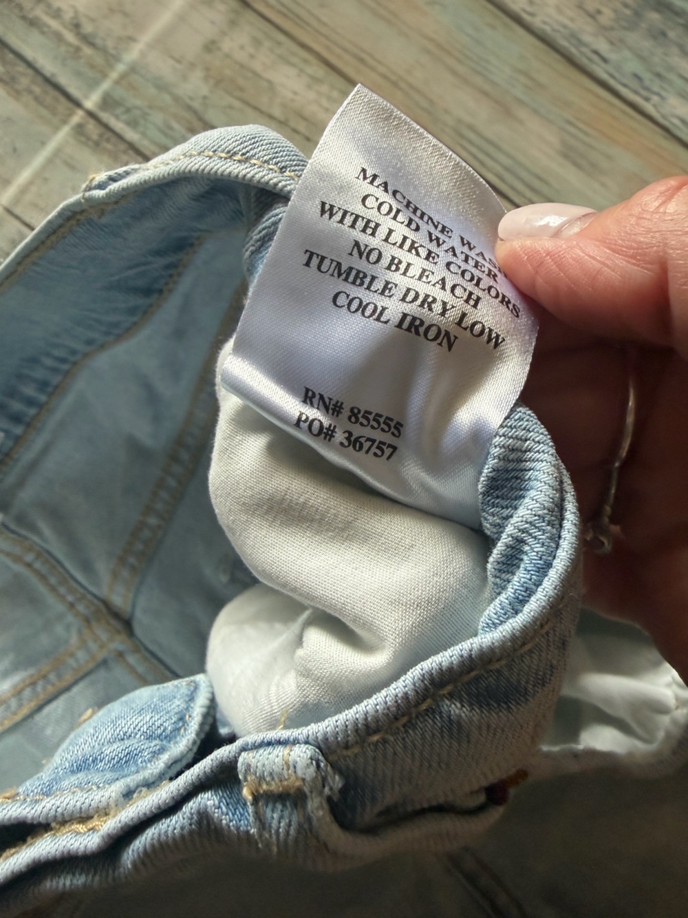 Daze Crossroads Mid-Rise Loose Denim Shorts (Current Style) - Picture 9 of 9